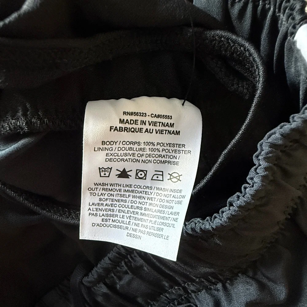 NWT Nike Black Womens Athletic Shorts. Size Small